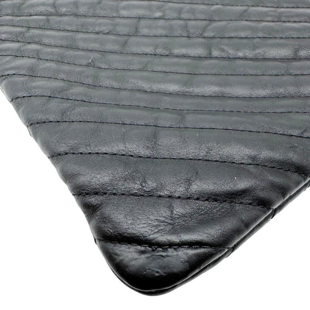 Chanel  O Clutch Chevron Leather Clutch Bag Black - Picture 9 of 14